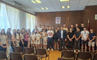 Naši učenici na prijemu kod načelnika Općine Blato